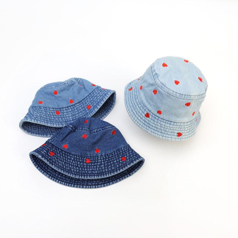 バケットハット キッズ 帽子 男の子 女の子 デニム ハット ハート 刺繍 紫外線対策 UVカット ヴィンテージ風 日よけ 通園 お出かけ 旅行 ベビー 10代 春 夏 ブルー ネイビー サファリハット かっこいい かわいい