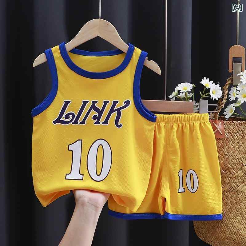 ・カテゴリ: キッズ用セットアップ・対象性別: 男女兼用・スタイル: スポーツ・セット内容: トップス、パンツ（2点セット）・対象年齢: 1〜3歳（身長80〜100cm）・袖丈: ノースリーブ・フード: なし・パンツ丈: ショートパンツ・生地加工: ソフト加工・生地の厚さ: 薄手・デザイン特徴: スポーツ、セットアップ、プリント・主な素材: ポリエステル100%・安全基準: A類・留め具の種類: プルオーバー・カラー展開: イエロー、ブルー、グリーン、レッド・サイズ展開: 90cm、100cm、110cm、120cm、130cm、140cm、150cm、160cm