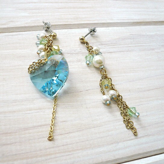 乐天商城 - 【ワンコイン★500円セール】ブルーハートアシメピアス【キャンセル・返品不可】