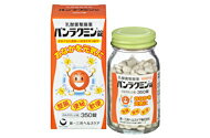 パンラクミンプラス　【第3類医薬品】はこちら&nbsp;&nbsp; &nbsp;特長 &nbsp; 主成分「有胞子性乳酸菌（ラクボン原末）」は、服用後、胃酸により不活性化されることが少なく、腸管内にスムーズに移行し、腸内環境を整え、便秘、軟便、腹部膨満感を改善します。 消化酵素タカヂアスターゼN1の配合により、消化不良、食欲不振を改善します。 タカヂアスターゼN1およびビオチン（ビタミンH）がラクボン菌の発育を促進させます。 小粒でお子さまから高齢の方までのみやすい錠剤です。 &nbsp;効能・効果 &nbsp;●整腸（便通を整える）、便秘、軟便●腹部膨満感、消化不良、消化促進●もたれ、胸つかえ、食欲不振、食べ過ぎ &nbsp;用法・用量 &nbsp;食後、そのまま服用するか又はかみくだいて服用して下さい。 年齢 1回服用量 1日服用回数 15歳以上 3錠 3回 11歳以上15歳未満 2錠 5歳以上11歳未満 1錠 5歳未満 服用しないで下さい &nbsp;剤形 &nbsp; 使用上の注意 &nbsp; ○相談すること 次の人は服用前に医師又は薬剤師に相談して下さい。 医師の治療を受けている人 本人又は家族がアレルギー体質の人 薬によりアレルギー症状を起こしたことがある人 次の場合は、直ちに服用を中止し、この文書を持って医師又は薬剤師に相談して下さい 服用後、次の症状があらわれた場合 関係部位 症状 皮ふ 発疹・発赤、かゆみ 1ヶ月くらい服用しても症状がよくならない場合 適応症 ○整腸(便通を整える)、便秘、軟便○腹部膨満感、消化不良、消化促進○もたれ、胸つかえ、食欲不振、食べすぎ &nbsp;成分と作用 &nbsp; 9錠中の成分及び作用は次のとおりです。 成分 分量 作用 有胞子性乳酸菌（ラクボン原末） 45mg 乳酸菌の胞子を製剤化したもので、保存によく耐え、服用後は腸管内で 繁殖して腐敗菌などの有害細菌の増殖をおさえて、整腸作用を発揮します タカヂアスターゼN1 135mg 広いpH域で働く消化酵素で、消化を助け、栄養の吸収をよくします。 またラクボン菌の発育を促進させます ビオチン（ビタミンH） 18μg ラクボン菌の発育に必須なビタミンです ［添加物］ タルク、ステアリン酸Mg、塩化Na、ヒドロキシプロピルセルロース、香料、バニリン、エチルバニリン、白糖、セルロース、乳糖 &nbsp;消費者相談窓口 会社名：第一三共ヘルスケア株式会社住所：〒103-8541　東京都中央区日本橋小網町1-8問い合わせ先：お客様相談室電話：03（6667）3232 受付時間：9：00〜17：00（土，日，祝日を除く）&nbsp; &nbsp;製造販売会社 &nbsp;日東薬品工業（株）会社名：日東薬品工業株式会社住所：京都府向日市上植野町南開35-3 &nbsp;販売会社 &nbsp;第一三共ヘルスケア（株） &nbsp;区分 &nbsp;日本製・指定医薬部外品&nbsp; &nbsp;広告文責 &nbsp;エナジードラッグ　0242-85-7380&nbsp; 医薬品の保管 及び取り扱い上の注意&nbsp; (1)直射日光の当たらない涼しい所に密栓して保管してください。 (2)小児の手の届かない所に保管してください。 (3)他の容器に入れ替えないでください。 （誤用の原因になったり品質が変わる。） (4)使用期限（外箱に記載）の過ぎた商品は使用しないでください。 (5) 一度開封した後は期限内であってもなるべく早くご使用ください。