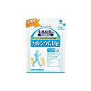 【小林製薬 カルシウムMgの商品詳細】●カルシウムとマグネシウムを2：1の理想的なバランスで含有しているサンゴ由来のドロマイトが主成分。 ●5粒で1日の栄養所要量の約半分(300mg)が補給でき、これは牛乳約300cc分に相当します。 【保健機能食品表示】・カルシウムは、骨や歯の形成に必要な栄養素です。・マグネシウムは、骨や歯の形成に必要な栄養素です。マグネシウムは、多くの体内酵素の正常な働きとエネルギー産生を助けるとともに、血液循環を正常に保つのに必要な栄養素です。・ビタミンDは、腸管でのカルシウムの吸収を促進し、骨の形成を助ける栄養素です。 【召し上がり方】・栄養機能食品として1日4粒を目安に、かまずに水またはお湯とともにお召し上がりください。 ※短期間に大量に摂ることは避けてください。 【1日あたりの摂取目安量】 4粒 【注意事項】・本品は、多量摂取により疾病が治癒したり、より健康が増進するものではありません。・多量に摂取すると軟便(下痢)になることがあります。・1日の摂取目安量を守ってください。・乳幼児・小児は本品の摂取を避けてください。・小さなお子さまの手の届かないところに置いてください。・薬を服用あるいは通院中の方、妊娠及び授乳中の方はお医者様にご相談の上お召し上がりください。・全成分表示をご参照の上、食品アレルギーのある方はお召し上がりにならないでください。・体質や体調により、まれにかゆみ、発疹、胃部不快感、下痢、便秘などの症状が出る場合があります。その場合は直ちにご使用をおやめください。・食品ですので衛生的な取り扱いをお願いします。・天然由来の原料を使用しておりますので、まれに色が変化する場合がありますが、品質に異常はありません。・本品は、特定保健用食品と異なり、厚生労働大臣による個別審査を受けたものではありません。・食生活は、主食、主菜、副菜を基本に、食事のバランスを。 【配合成分／1粒あたり】ドロマイト・・・375.0mg(カルシウム・マグネシウム含有)ビタミンD含有植物・・・0.038mgビタミンK・・・0.0025mg麦芽糖・・・15.9mg結晶セルロース・・・23.5mgカルボキシメチルセルロースNa・・・7.5mgグリセリン脂肪酸エステル・・・6.5mgアラビアガム・・・0.78mgショ糖・・・0.6mgデンプン・・・0.1mg植物油脂・・・0.11mg 【栄養成分表示】エネルギー・・・0.4kcaLたんぱく質・・・0g脂質・・・0.0056g糖質・・・0.084gナトリウム・・・0.11?1.1mgカルシウム・・・75mgマグネシウム・・・37.5mgビタミンD・・・0.93μgビタミンK・・・2.5μg 【メーカー】小林製薬株式会社 お客様相談室 受付時間9：00-17：00(土・日・祝日を除く) 健康食品・サプリメント：0120-5884-02 【区分】日本製・栄養機能食品(栄養成分：カルシウム、マグネシウム、ビタミンD) 【広告文責】株式会社エナジーTEL:0242-85-7380（平日10:00-17:00） 薬剤師：山内典子　登録販売者：山内和也