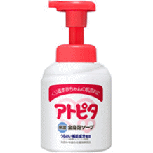 &nbsp;商品説明 ■産まれたてのしっとりお肌に着目し、お肌をしっとり保湿する「うるおい補給成分（ラノリン脂肪酸コレステリル：保湿剤）」を配合しています。 ■天然成分［ヨモギエキス］がお肌を保湿します。 ■皮脂中にも存在している天然成分で作られた「石けん」と、アミノ酸系洗浄成分を主成分とした洗浄剤なので、赤ちゃんのトラブル肌や乾燥肌をやさしくしっとり洗えます。 ■クリーミーな泡立ちで、皮脂を取り過ぎることなく、髪・顔から全身まで洗えます。 ■泡切れが良いので、肌に刺激を与えずに洗えます。 ■無香料・無着色・防腐剤無添加の低刺激処方なので、赤ちゃんのお肌にやさしく、お使いいただけます。 ■アレルギーテスト済です。（全ての方にアレルギーが起こらないというわけではありません） &nbsp;成分 水、DPG、コカミドプロピルベタイン、ラウロイルメチルアラニンNa、コカミドメチルMEA、ラノリン脂肪酸コレステリル、ヨモギエキス、BG、ラウリン酸、TEA、ラウリン酸ポリグリセリル-10、クエン酸、EDTA-2Na &nbsp;使用方法 &nbsp;●ポンプについているストッパーを外し、泡が出るまで数回押してください。 ●適量を手にとり、全身を軽くなでるように洗ってください。その後よく洗い流してください。 ※ポンプに直接水がかかる状態でご使用にならないでください。 ※詰替える前に、ボトルをよく水洗いし、よく乾かしてください。(泡が出なくなる可能性があるため、ポンプは洗わないでください。) ※詰替えの場合は、必ず「アトピタ 保湿全身泡ソープ(詰替え用)」をご使用ください。指定外の液を詰替えるとポンプが故障したり泡状にならないことがあります。 &nbsp;注意 ●万一目に入ったときは、すぐに洗い流してください。 ●お肌に異常がある場合やお肌に合わないときは、ご使用をおやめください。 ●乳幼児の手の届かない所に保管してください。 内容量 350ml 販売者 丹平製薬株式会社 お客様相談室：0120-500-461(9：00-17：00まで、土・日・祝日を除く) 大阪府茨木市宿久庄2丁目7番6号 &nbsp;広告文責 株式会社エナジー　 0242−85−7380