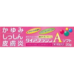 商品特長 ●抗ヒスタミン剤であるジフェンヒドラミンが，かゆみの発生を抑えます。 ●肝油（魚油）由来のビタミンA油が荒れた角質層を回復させて新陳代謝を高め，肌をなめらかにします。 ●グリチルレチン酸が患部の炎症を抑えます。 効能・効果 湿疹，皮ふ炎，かゆみ，かぶれ，ただれ，あせも，虫さされ，しもやけ，じんましん 用法・用量 1日数回，適量を患部に塗布する。 用法・用量に 関する注意 （1）定められた用法・用量を守ってください。 （2）小児に使用させる場合には，保護者の指導監督のもとに使用させてください。 （3）目に入らないようにご注意ください。万一目に入った場合には，すぐに水またはぬるま湯で洗ってください。なお，症状が重い場合には眼科医の診察を受けてください。 （4）本剤は外用のみに使用し，内服しないでください。 成分 （100g中） ジフェンヒドラミン … 1.0g レチノール油（肝油類） … 5.0g … レチノールパルミチン酸エステルとして200,000I.U. グリチルレチン酸 … 0.5g 添加物として：セタノール，ミリスチン酸イソプロピル，ポリオキシエチレン硬化ヒマシ油，ジメチルポリシロキサン，ものステアリン酸グリセリン，ステアリン酸，ベヘン酸，流動パラフィン，ステアリン酸ポリオキシル，パラベン，1,3-ブチレングリコール，スクワラン，グリセリン，エデト酸Na水和物，pH調節剤，グリシン，香料を含有します。 使用上の 注意 ■相談すること （1）次の人は使用前に医師，薬剤師または登録販売者に相談してください。 　1）医師の治療を受けている人。 　2）薬などによりアレルギー症状（例えば発疹・発赤・かゆみ・かぶれ等）を起こしたことがある人。 　3）湿潤やただれのひどい人。 （2）使用後，次の症状があらわれた場合は副作用の可能性があるので，直ちに使用を中止し，この文書を持って医師，薬剤師または登録販売者に相談してください。 　　関係部位：皮ふ 　　症状：発疹・発赤，かゆみ，はれ （3）5〜6日間使用しても症状がよくならない場合は使用を中止し，この文書を持って医師，薬剤師または登録販売者に相談してください。 保管および 取り扱い 上の注意 （1）直射日光の当たらない湿気の少ない涼しい所に密栓して保管してください。 （2）他の容器に入れ替えないでください（誤用の原因になったり品質が変わる）。 （3）使用期限をすぎた製品は使用しないでください。 （4）小児の手の届かない所に保管してください。 （5）チューブの口を開けた後，すみやかにご使用ください。 剤形 塗布剤 リスク区分等 第3類医薬品 区分 日本製：第3類医薬品 製造 販売会社 東光薬品工業株式会社　123-0865 東京都足立区新田2-16-23 販売会社 富山めぐみ製薬株式会社 消費者 相談窓口 会社名：富山めぐみ製薬株式会社 住所：富山県富山市三番町3-10 問い合わせ先：お客様相談窓口 電話：076-421-5531 受付時間：9：00〜17：00（土，日，祝日を除く） 広告文責 株式会社エナジー　0242-85-7380 登録販売者　山内和也 薬剤師　山内典子 【広告文責】 株式会社エナジー　0242-85-7380（平日10:00-17:00） 薬剤師　山内典子 登録販売者　山内和也 原産国・区分 日本・【第3類医薬品】 使用期限：使用期限まで1年以上あるものをお送りいたします。 医薬品販売に関する記載事項はこちら使用期限：使用期限まで1年以上あるものをお送りいたします。