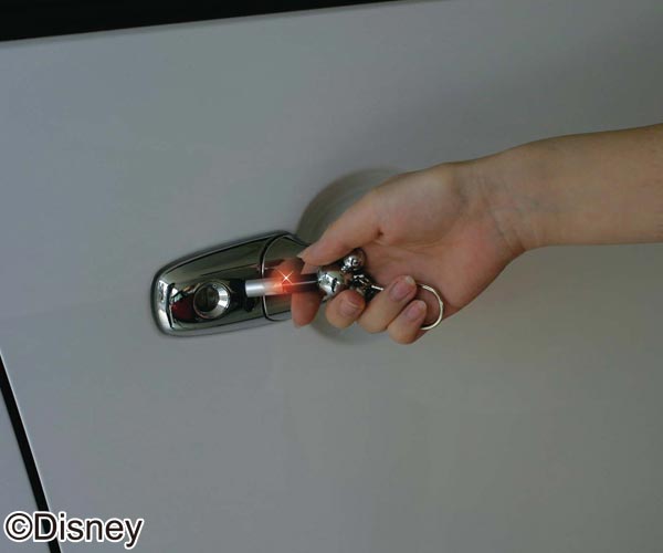 WD-183 アースキーホルダー ミッキー 3つ丸アイコン ナポレックス【D】[ミッキー/カーインテリア/カー用品/ディズニー/ミッキーマウス/ハンドルカバー/バックミラーカー用品/車用品/ドライブ/ワイドミラー/カーグッズ/内装パーツ]