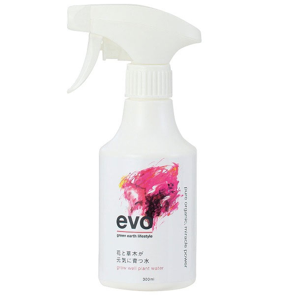草木・花がイキイキ育つ、天然成分でつくった植物活性剤evo 花と草木が元気に育つ水 300ml（54060）evo 花と草木が元気に育つ水 300mlは草木・花がイキイキ育つ、天然成分でつくった植物活性剤です。腐植のちからが土を元気にし、養分をしっかり届け、植物の環境を整えて根も葉もしっかり育ちます。evoは「みどりのある生活」を楽しむための園芸用品ブランドです。本物志向のガーデナー、農家の方から初心者まで、植物に携わるすべての人の心に響く新しいブランドとして2015年に誕生しました。雑多な不必要なものは削ぎ落とし、用途がわかりやすく本当に必要な良いものだけを展開していきます。みどりを豊かに変える環境がevoからはじまり、うごきだす。私たちはそのような、みどりのある生活を豊かにするものを提案します。サイズφ6／H19cm、300ml素材容器 プラスチック原産国日本使用方法：週に2回ほど、植物の葉や茎・土に向けて20cmくらい離したところから、しずくがしたたらない程度にスプレーします。内容：適用植物名：草木、花主な成分：フルボ酸、アミノ酸、窒素成分、防腐剤液性：酸性※写真はイメージです。※植物、撮影資材などは含まれておりません。■商品のお取り寄せに数日かかる場合があります。※「メーカー欠品・入荷待ち」の場合があります。欠品の場合はご相談させていただきます。