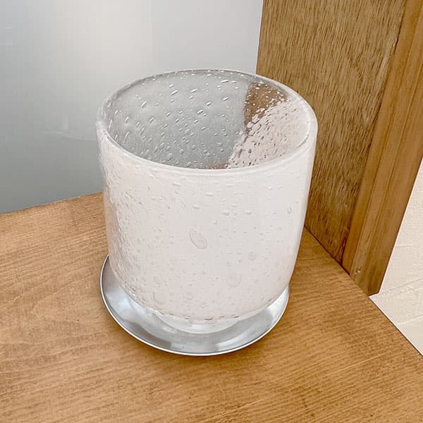 DGガラスステップポット＆ソーサー：クリアホワイト（直径10cm）（底穴あり・アルミ製受け皿付）