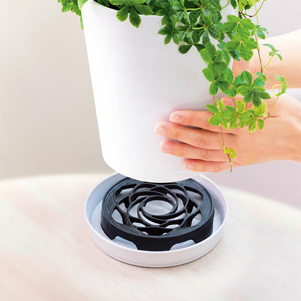 置くだけで通気・排水できるポットスタンド S