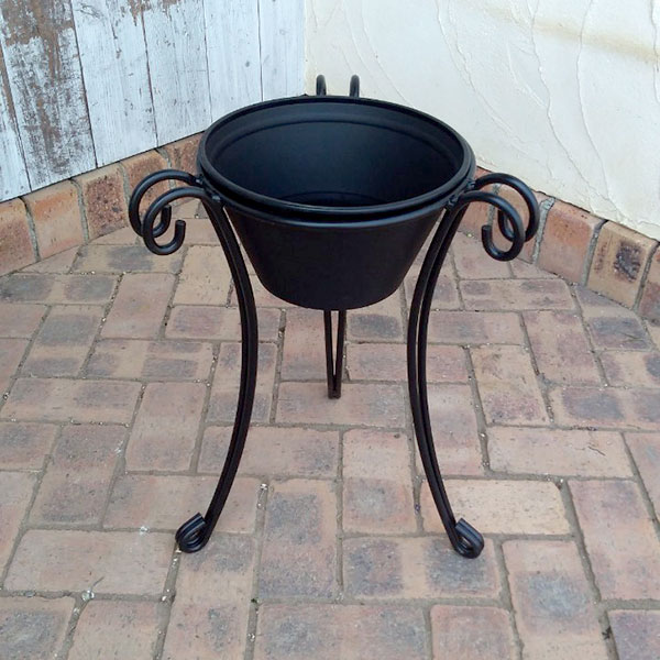 フラワースタンドと寄せ植え鉢のセット（鉢直径27cm スタンド高さ50cm）