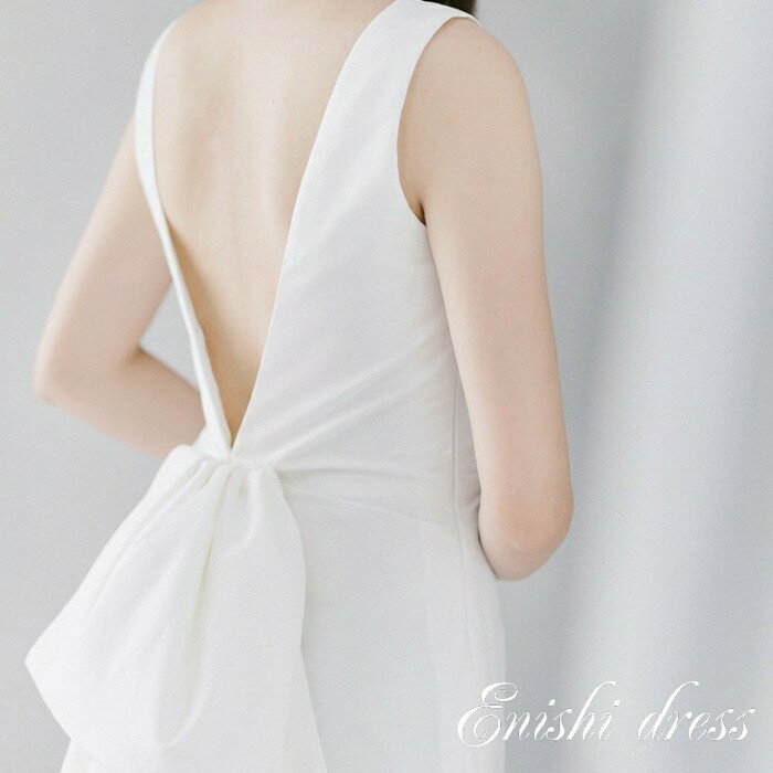 縁 ドレスのウェディングドレス スレンダーライン サテン ロングドレス ラウンドネック オープンバックドレス 背面V字 ホワイト ナチュル 結婚式 披露宴 二次会 前撮り パーティー 無装飾 バックリボン｜アングル3