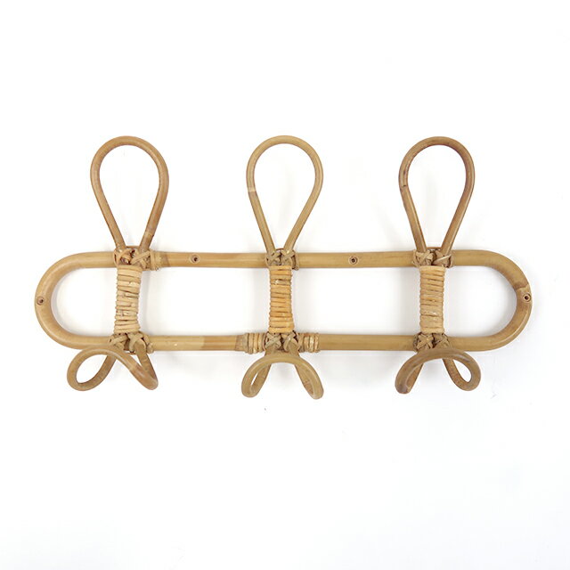 天然素材のラタンの味わいが素敵な ウォールハンガー 3連 40×6.5×高さ20cm 手の込んだラタンの組み方がヴィンテージ感を感じさせる 使い込むにつれ色艶が増しきれいな飴色に変化 素朴な色と風合いがお部屋になじみます エンヴェールヘルック