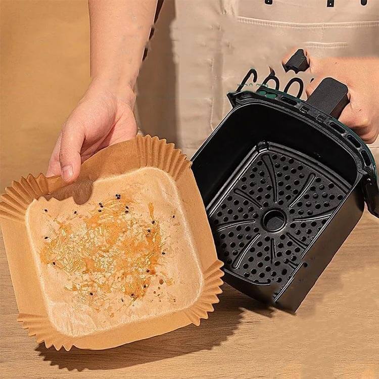 エンジョイ工房のお ケーキ 揚げ物 230℃耐熱 耐油 防水 油紙 天ぷら敷紙 クッキングシート エアフライヤー専用紙 スクエア型 3-5L適用 300枚入り｜アングル2