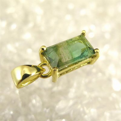 グリーン トルマリン 10X5mmレクタングル ペンダントトップ 1.2g 18KGP