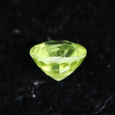 スフェーン グリーン 4.6mmラウンド ファセットカット ルース 0.5ct