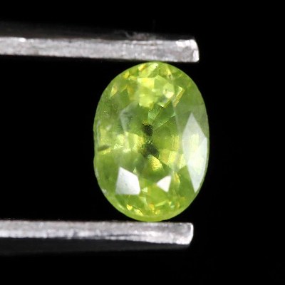 スフェーン グリーン 4.8mmオーバル ファセットカット ルース 0.36ct スフェーン グリーン 4.8mmオーバル ファセットカット ルース 0.36ct
