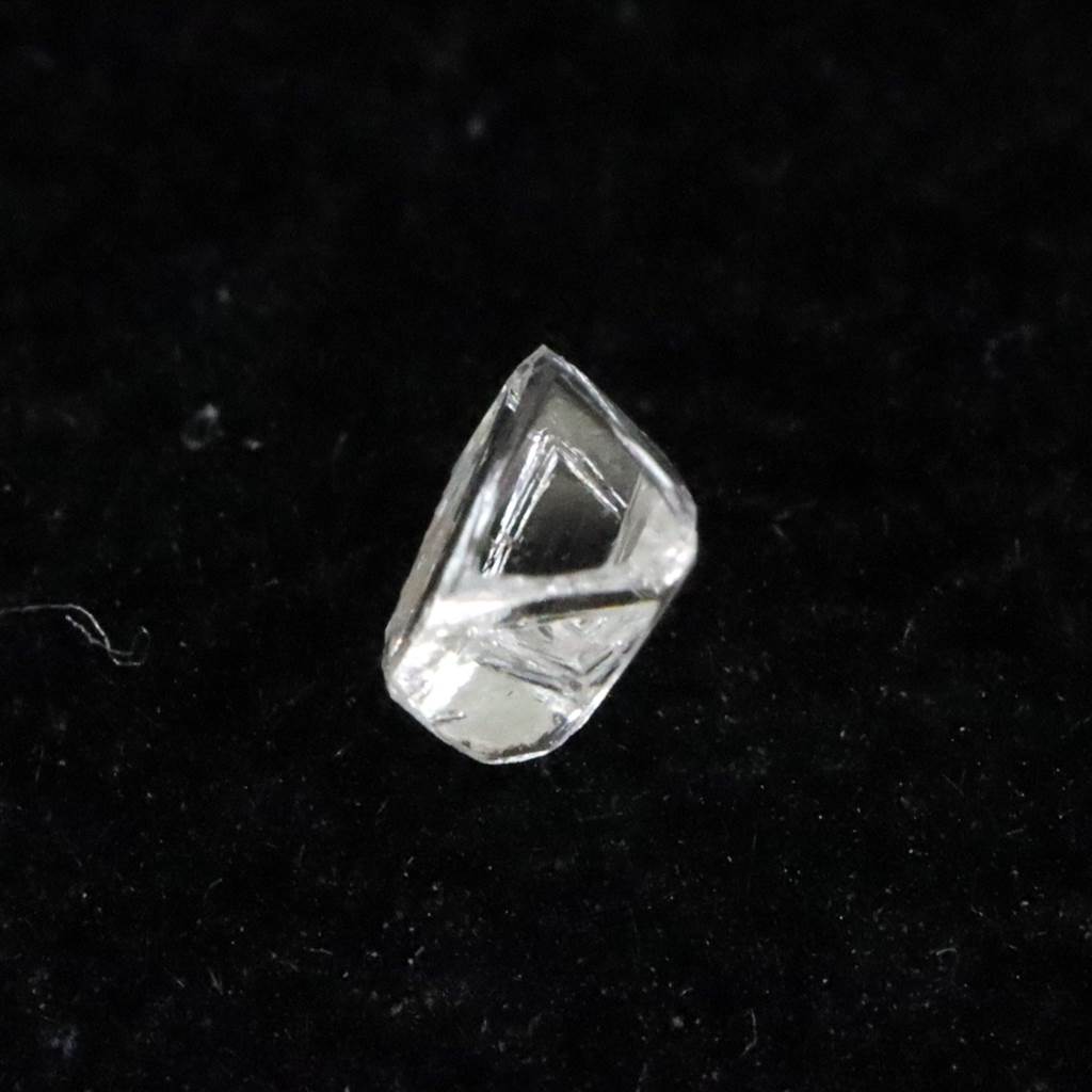 天然 ダイヤモンド ソーヤブル結晶 八面体 0.061ct