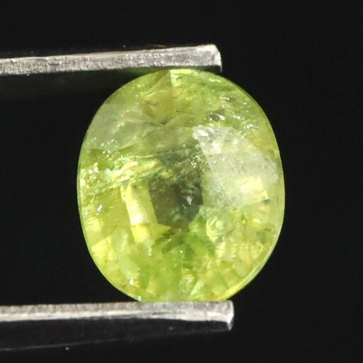 スフェーン グリーン 7.1mmオーバル ファセットカット ルース 1.32ct スフェーン グリーン 7.1mmオーバル ファセットカット ルース 1.32ct