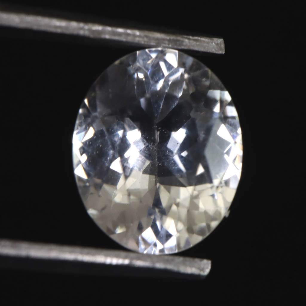 ウクライナ産 フェナカイト 8.4mmオーバルカット ルース 鑑別書付 1.49ct