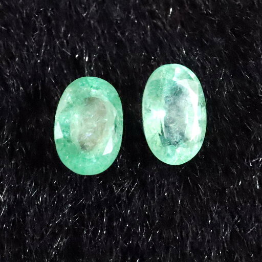 宝石質エメラルドAAA ルース ファセットカット 2個セット 1.01ct 宝石質エメラルドAAA ルース ファセットカット 2個セット 1.01ct