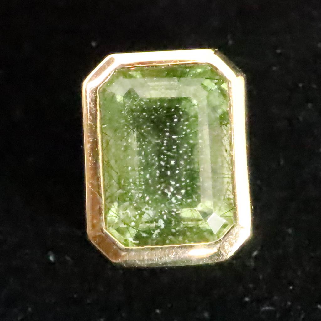 ルドウィジャイトインペリドット 8.5mmエメラルドカット ペンダントトップ　K18YG　0.69g