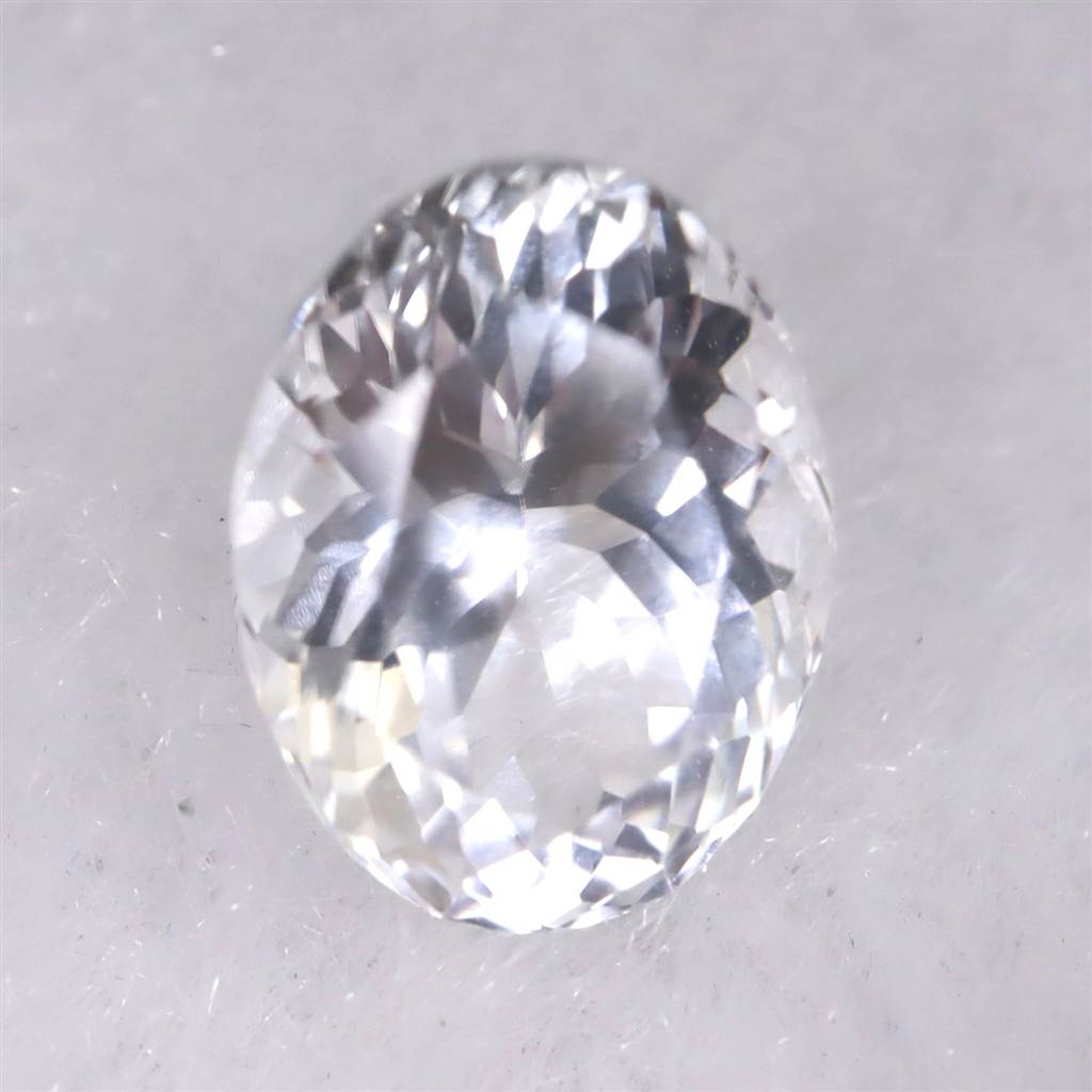 Rakuten - ロシア産 フェナカイト 7.9mmオーバルカット ルース 鑑別書付 1.40ct