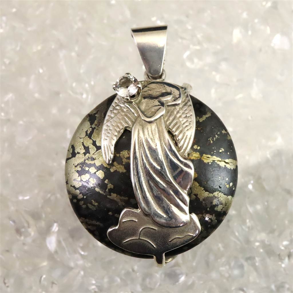 H&E社　アゼツライト(AZOZEO)Xヒーラーズゴールド エンジェル ペンダントトップ 証明書付 16.2g