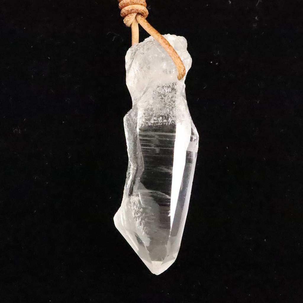 ネパール ヒマラヤ山脈 アンナプルナ産 水晶 原石 ペンダント 革ひも付 11.28g