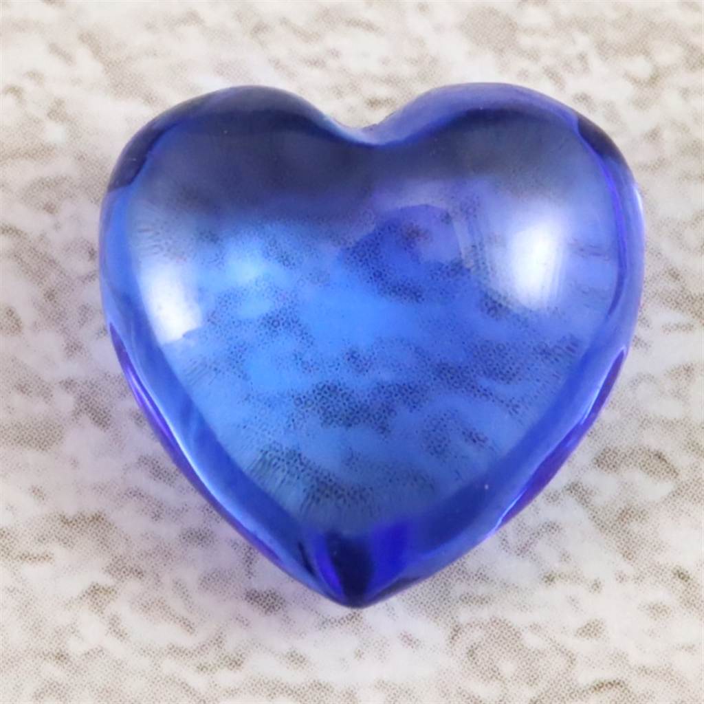 H&E社 シベリアンブルークォーツ 15mm ハート 2.5g