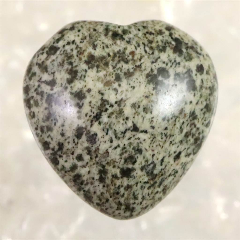 H&E社 ガーディアナイト(AZOZEO) 15mmハート 証明書付 2.3g