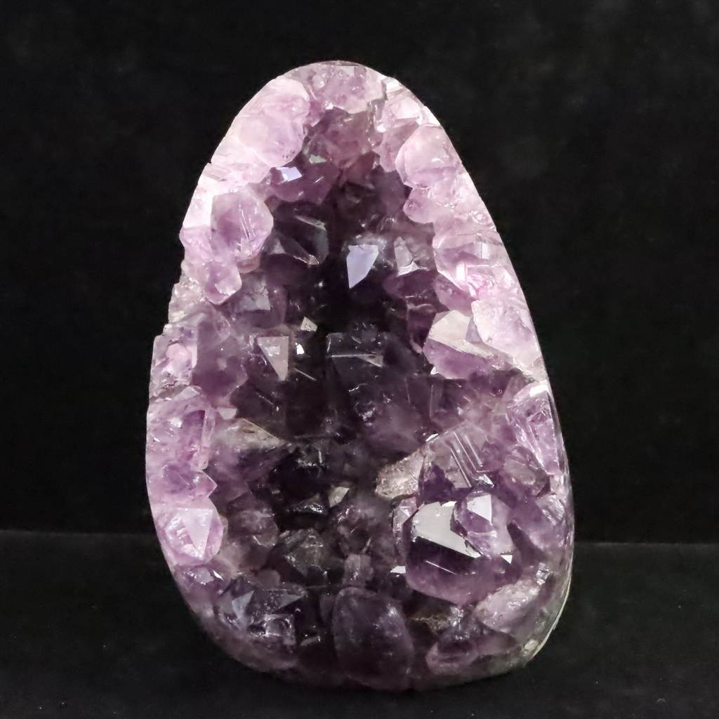 ウルグアイ産 アメジストドーム 83x92x125mm クラスター 原石 台付 1.1kg