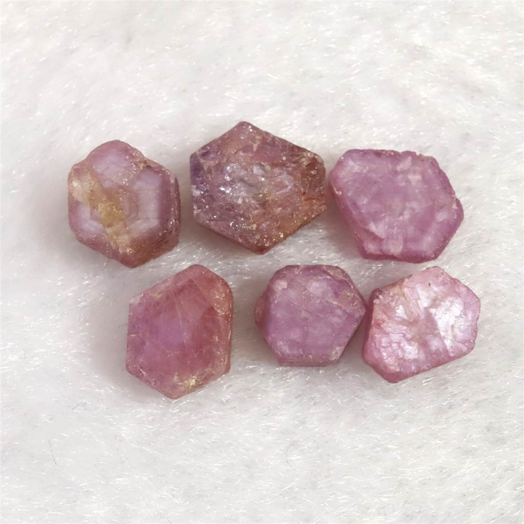パキスタン産 ルビー 結晶 原石 蛍光 6個セット　3.2g