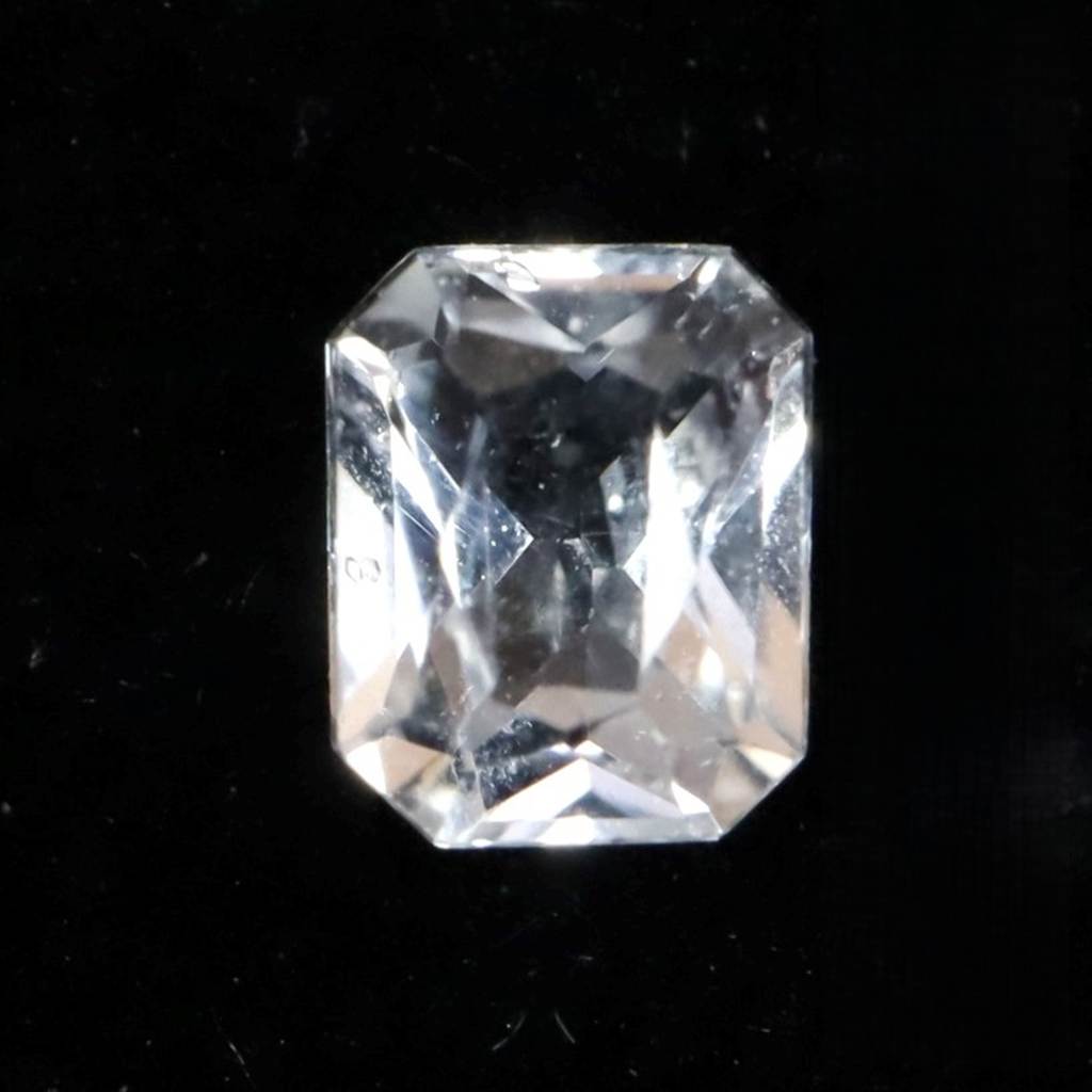 マダガスカル産 フェナカイト 3.7mmレクタングルカット ルース 0.16ct