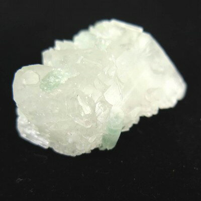 グリーントルマリン入り水晶 原石 クラスター　19.65g
