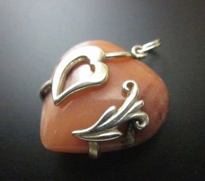 H＆E社 ローダゼツ（ピンクアゼツライト） リリー＆ハート　25mmハート　ペンダントトップ