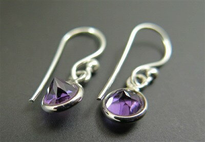 アメジスト（5Aグレード）　6mm　ラウンドカット　ピアス