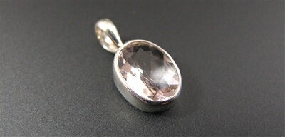 モルガナイト　オーバル　ペンダントトップ 1.5g