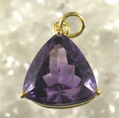 アメジスト(5Aグレード)　14mmトライアングル　ペンダントトップ　18KGP