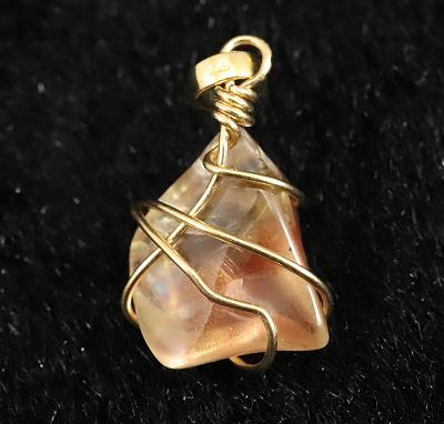 オレゴンサンストーン ワイヤーラップ ペンダントトップ チャーム K18YG 1.15g