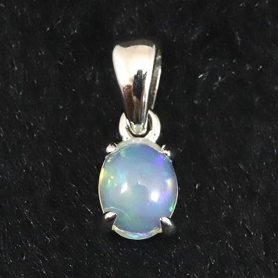 プレシャスオパール メキシコ産 5A 8mmオーバル ペンダントトップ 1.0g