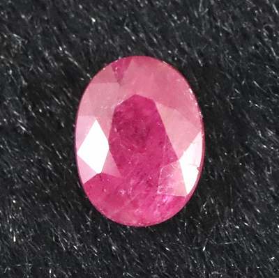 宝石質ルビー AAA 8mmオーバル ファセットカットルース 1.6ct
