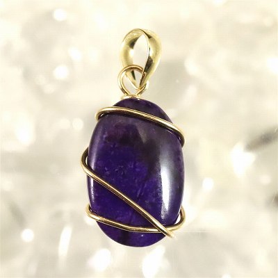 スギライト ワイヤーラップ ペンダントトップ チャーム K18YG 0.7g