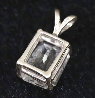H＆E社 ペタライト　10X8mm レクタングル ペンタントトップ 1.16g