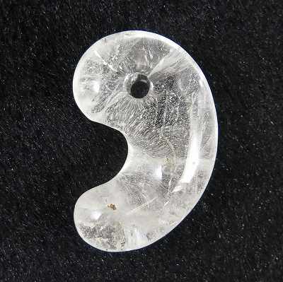 商品説明 商品名 山梨県 黒平鉱山産水晶 38mm勾玉 18.50g ディレクトリーカード付　(ID:53332) サイズ(mm) 25 X 38 X 13.5 重量 18.50g 産地 山梨県甲府市黒平町 金属部分の材質 --- コメント...