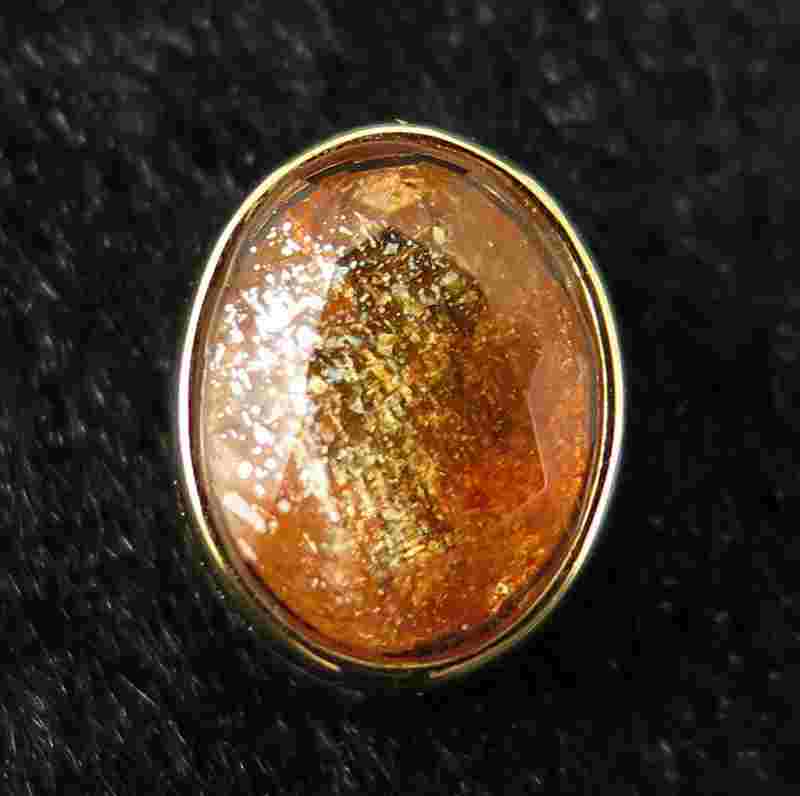 イリュージョン サンストーン 10.5mmオーバル ペンダントトップ K18YG 0.97g