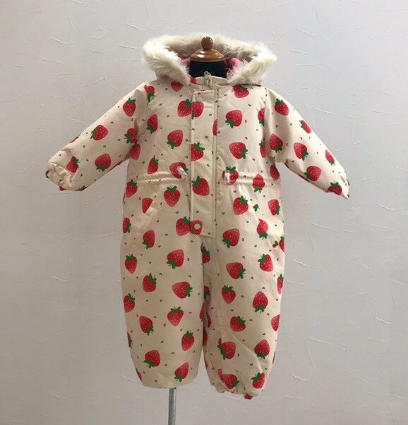 【Jolly Jury】撥水加工 スノーコンビ『いちご柄/オフホワイト』ベビー防寒着 ジャンプスーツ スノーウエアスキーや雪遊び/おすすめ素材 耐水圧2000mm90cm/95cm/ポリエステル/フード付き/女の子