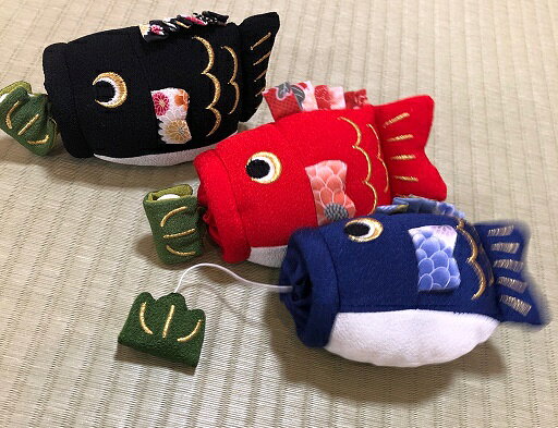 あんさんぶるのブルブル鯉のぼり　真鯉・緋鯉・子鯉/おしゃれミニこいのぼり/お祝い/端午の節句/初節句/お誕生日初節句の御祝に/触って遊べる鯉のぼり/ちりめん/縮緬細工/武/｜アングル3