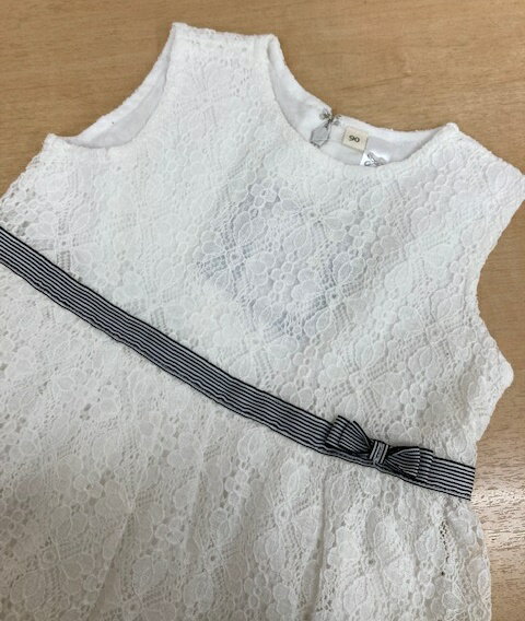 ☆送料無料☆訳あり　レースワンピース　ホワイトセレモニー/発表会/入学式/結婚式かわいい・女の子・ワンピース・お花柄・レース・裏地付き・後ろファスナー