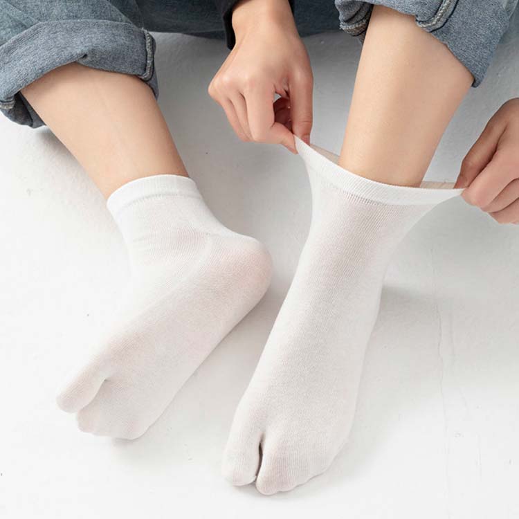 ENT-SELECTの5足セット 足袋ソックス メンズ 男性用 二本指 靴下 足袋 ソックス 足袋靴下 2本指ソックス 防臭 抗菌 履き心地抜群 ムレ予防 クルー丈 無地 フリーサイズ スポーツ マラソン ジョギング｜アングル3