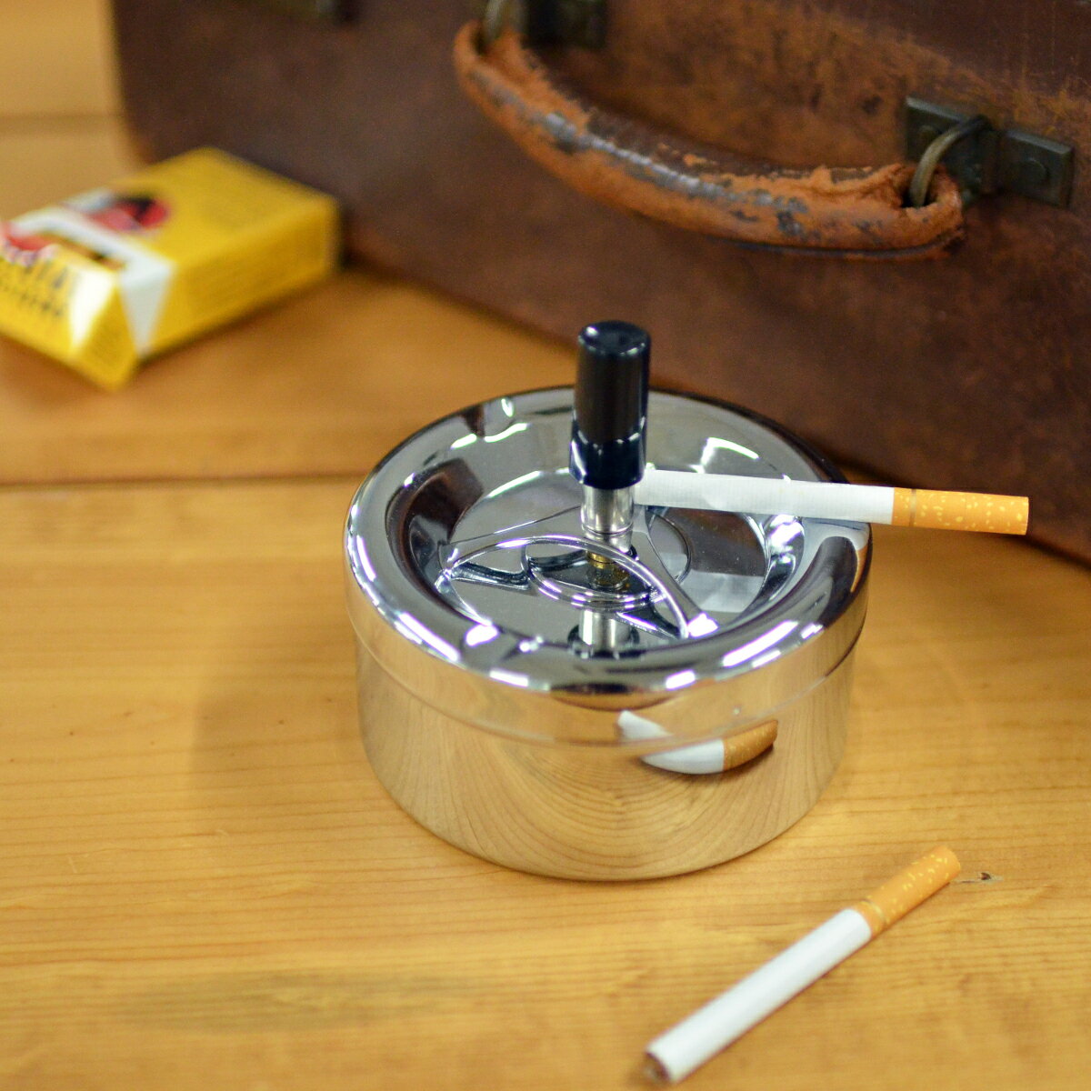 LEADWORKS灰皿 アッシュトレイ 蓋付き ふた付き フタ付き スチール製 カンアシュトレー プッシュターン 喫煙具 タバコ 一服 コーヒータイム 食後 リラックス 休憩
