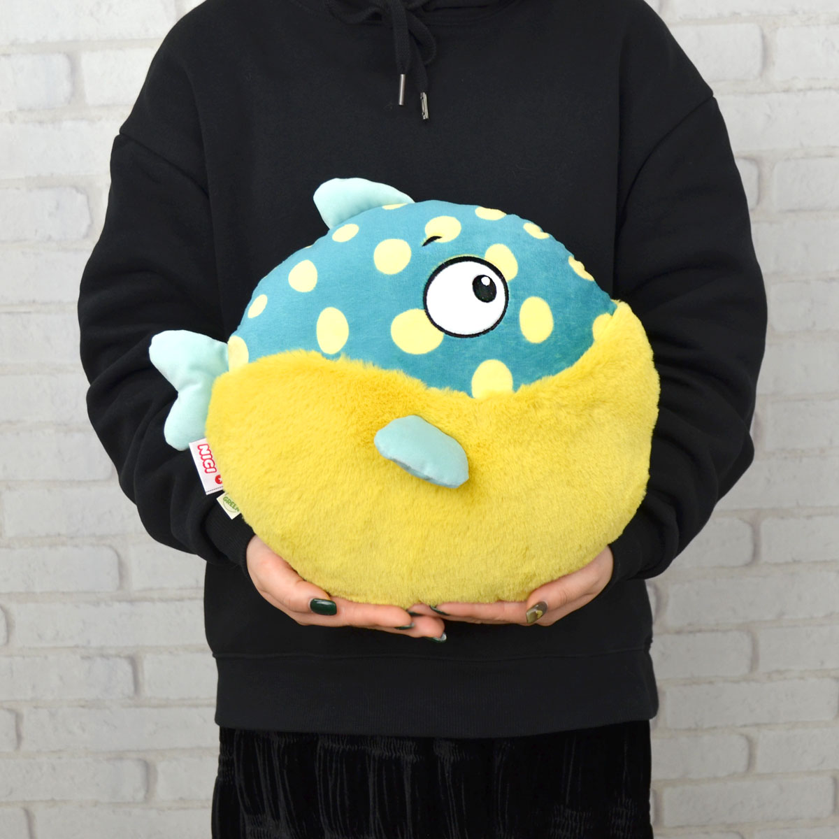 【日本正規代理店】NICI(ニキ) サンセットドリーム2024 トラベルクッション フグ Φ28cm ドイツ ぬいぐるみ ギフト プレゼント ふぐ クッション 旅行 お出かけ (c01m）