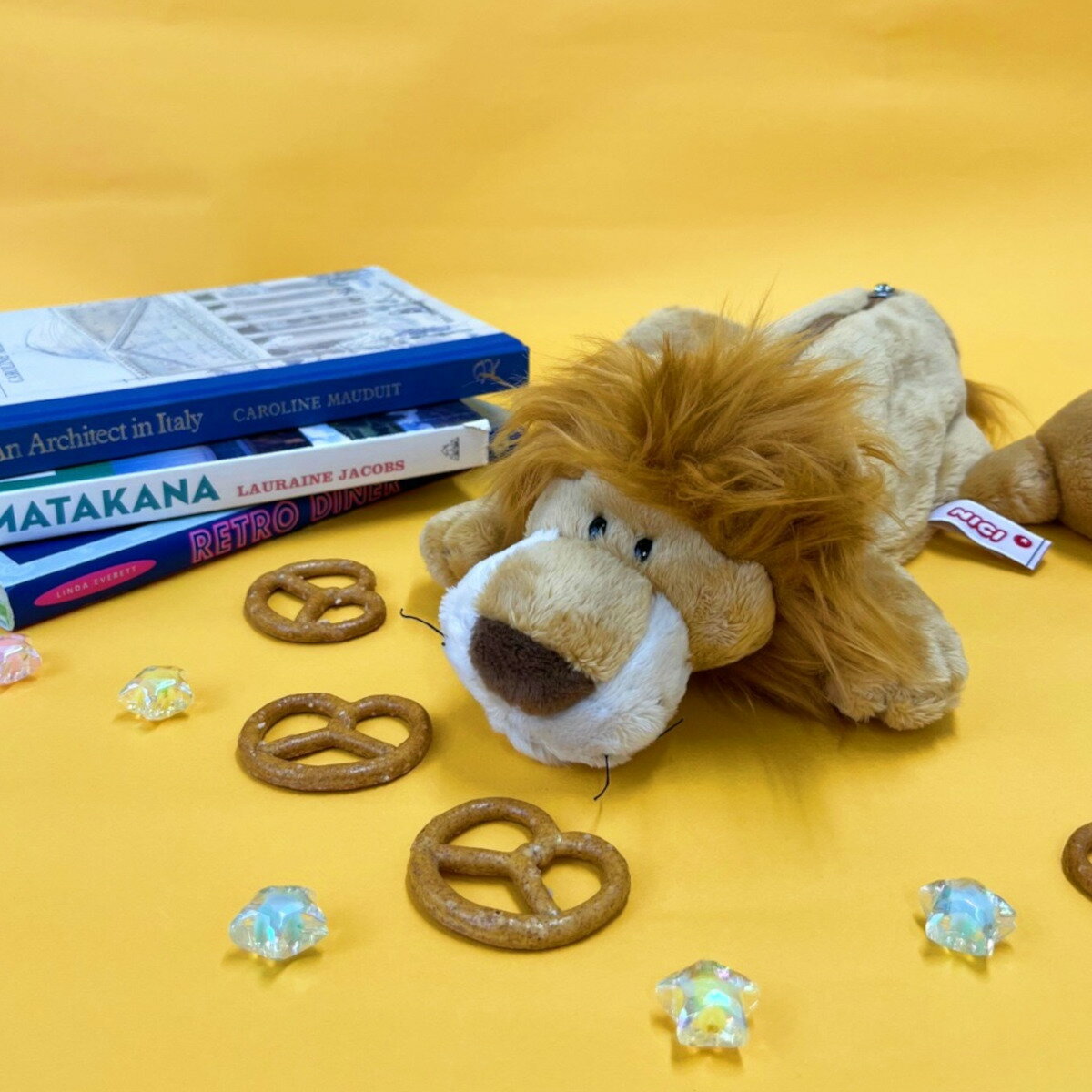 NICI ニキ フィギュアポーチ ワイルドフレンズ ライオン ペンケースペンポーチ ポーチ 筆箱 ふでばこ 文具 文房具 ステーショナリー ぬいぐるみ 動物 アニマル かわいい ギフト プレゼント 誕生日プレゼント 高校生 中学生らいおん 雑貨 日本総代理店 entrex アントレックス